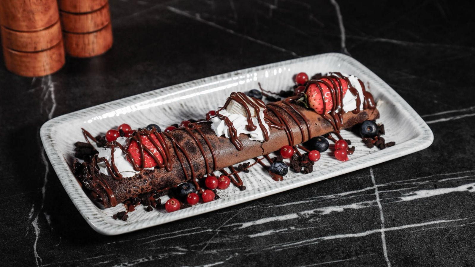 Infinity Lounge Clătite cu Nutella, Căpșuni și Banane