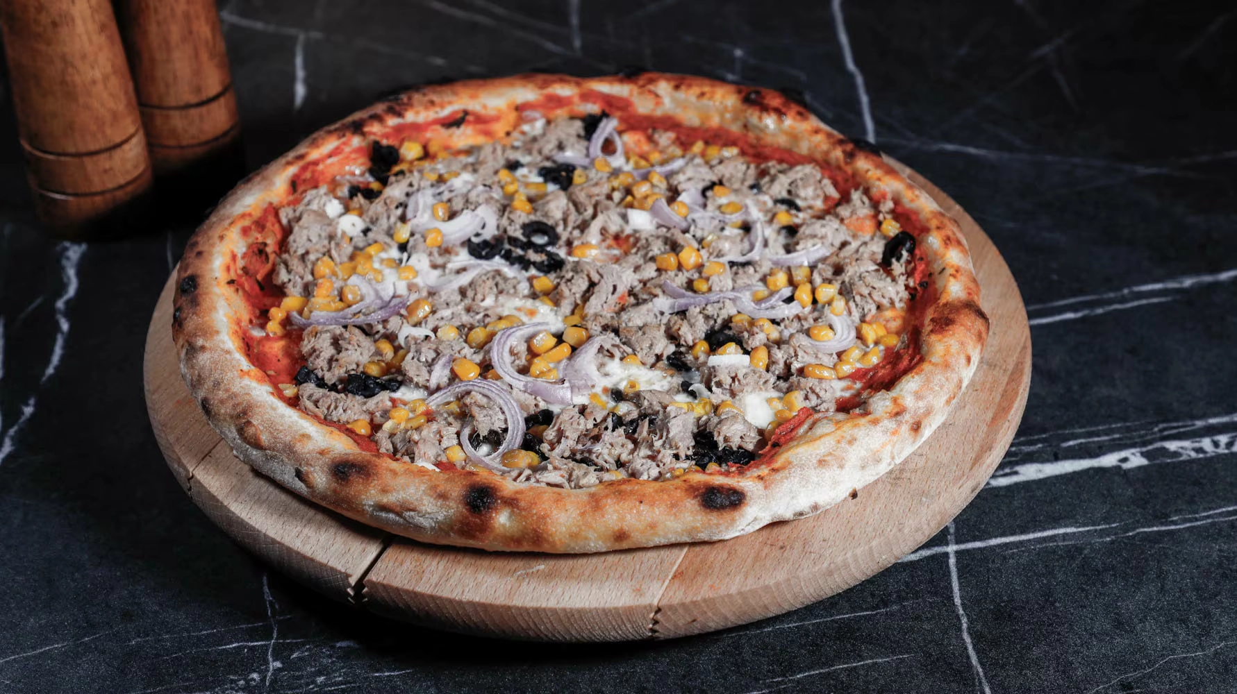 Infinity Lounge PIZZA TONNO E CIPOLA