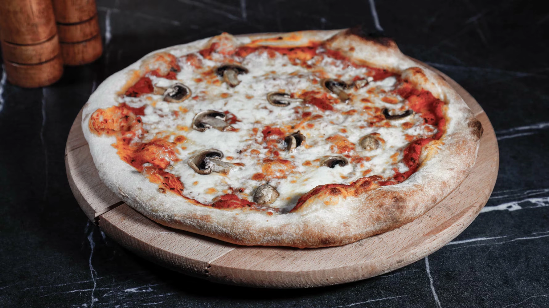 Infinity Lounge PIZZA FUNGHI