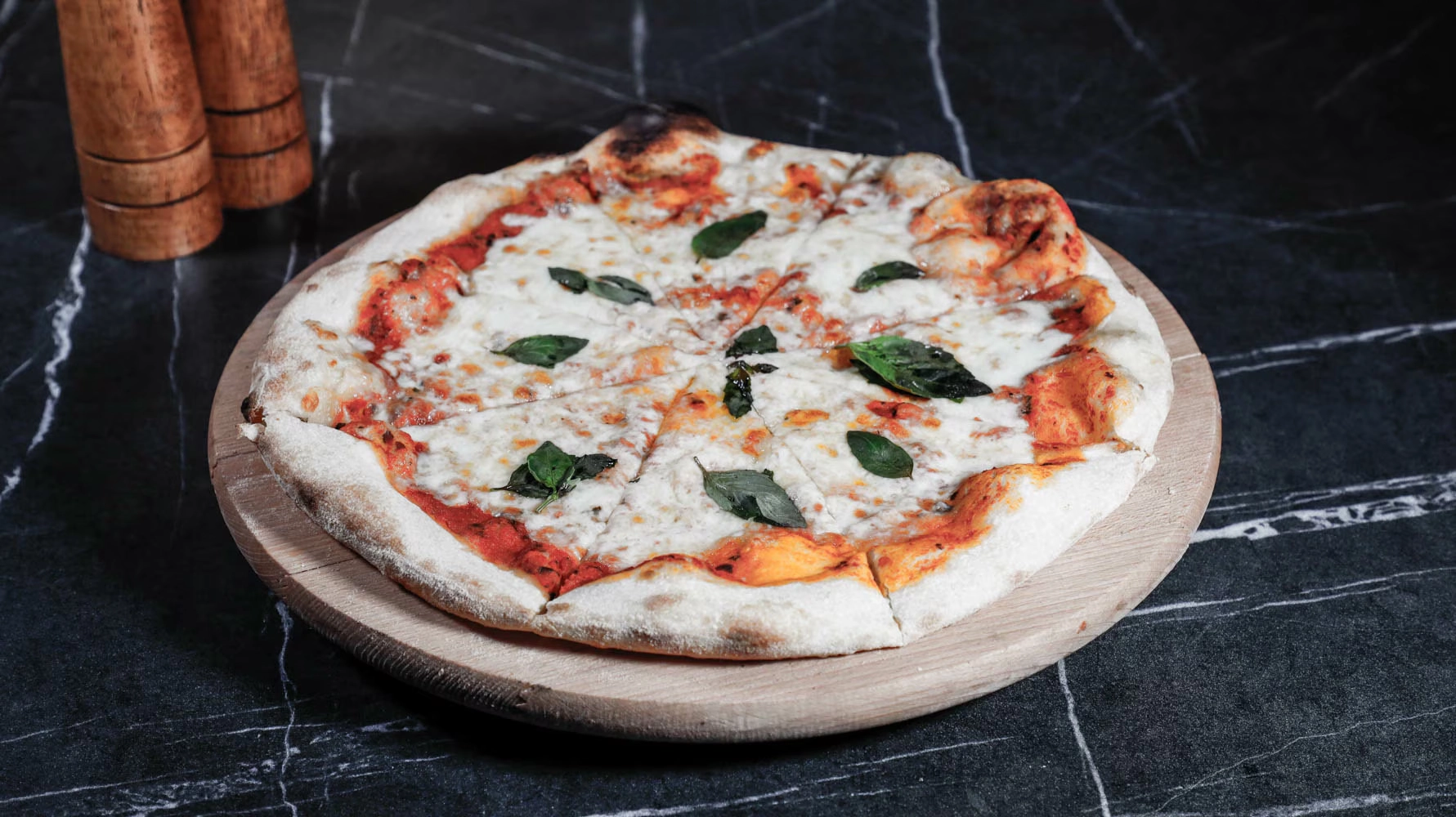 Infinity Lounge PIZZA MARGHERITA