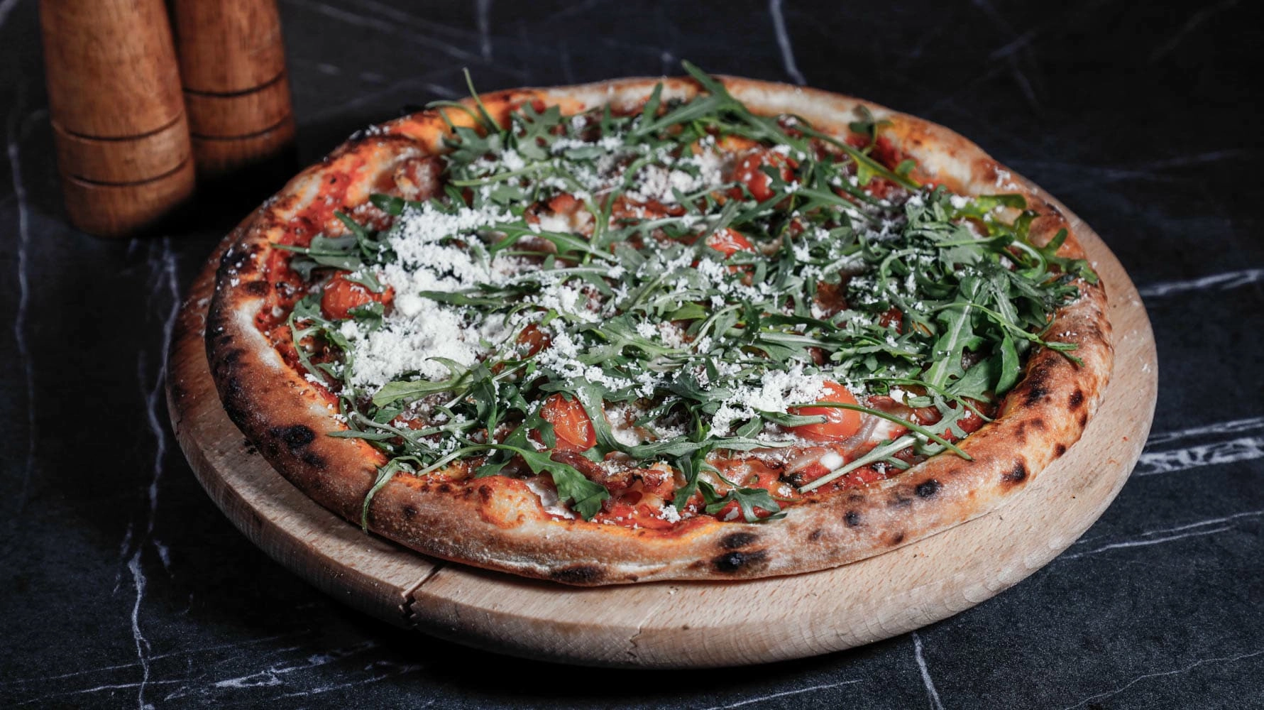 Infinity Lounge PIZZA PROSCIUTTO CRUDO