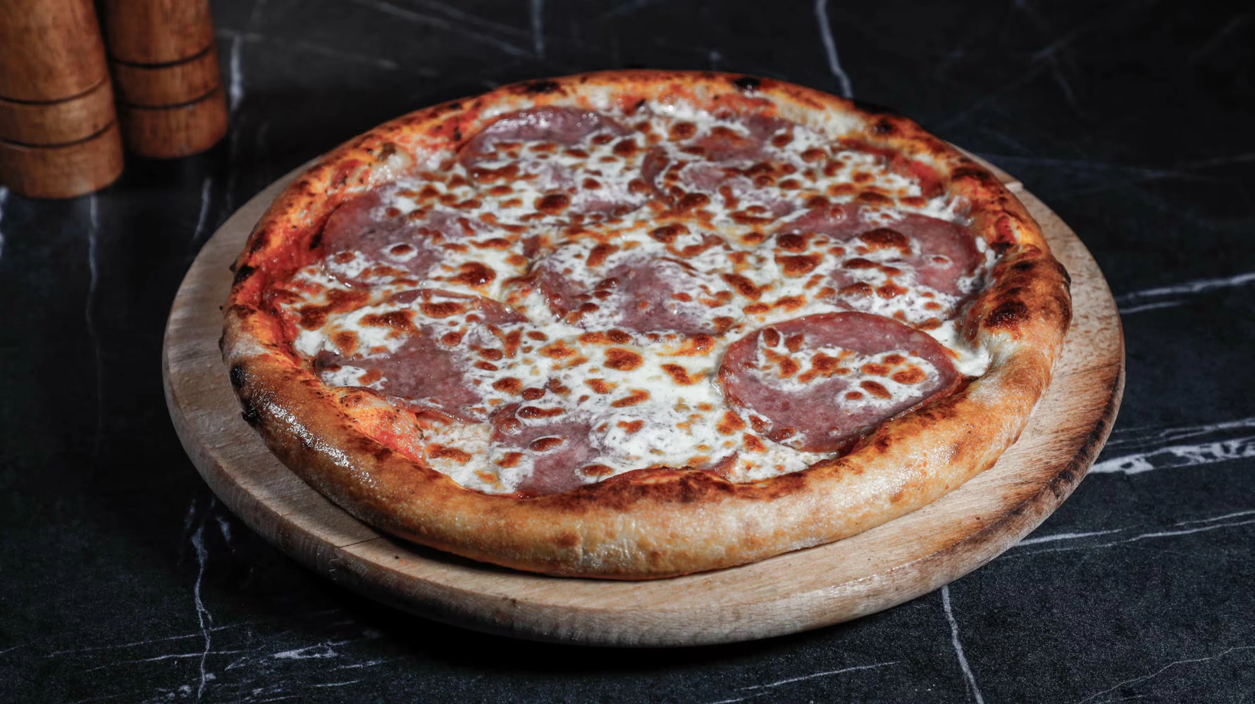 Infinity Lounge PIZZA SALAMI