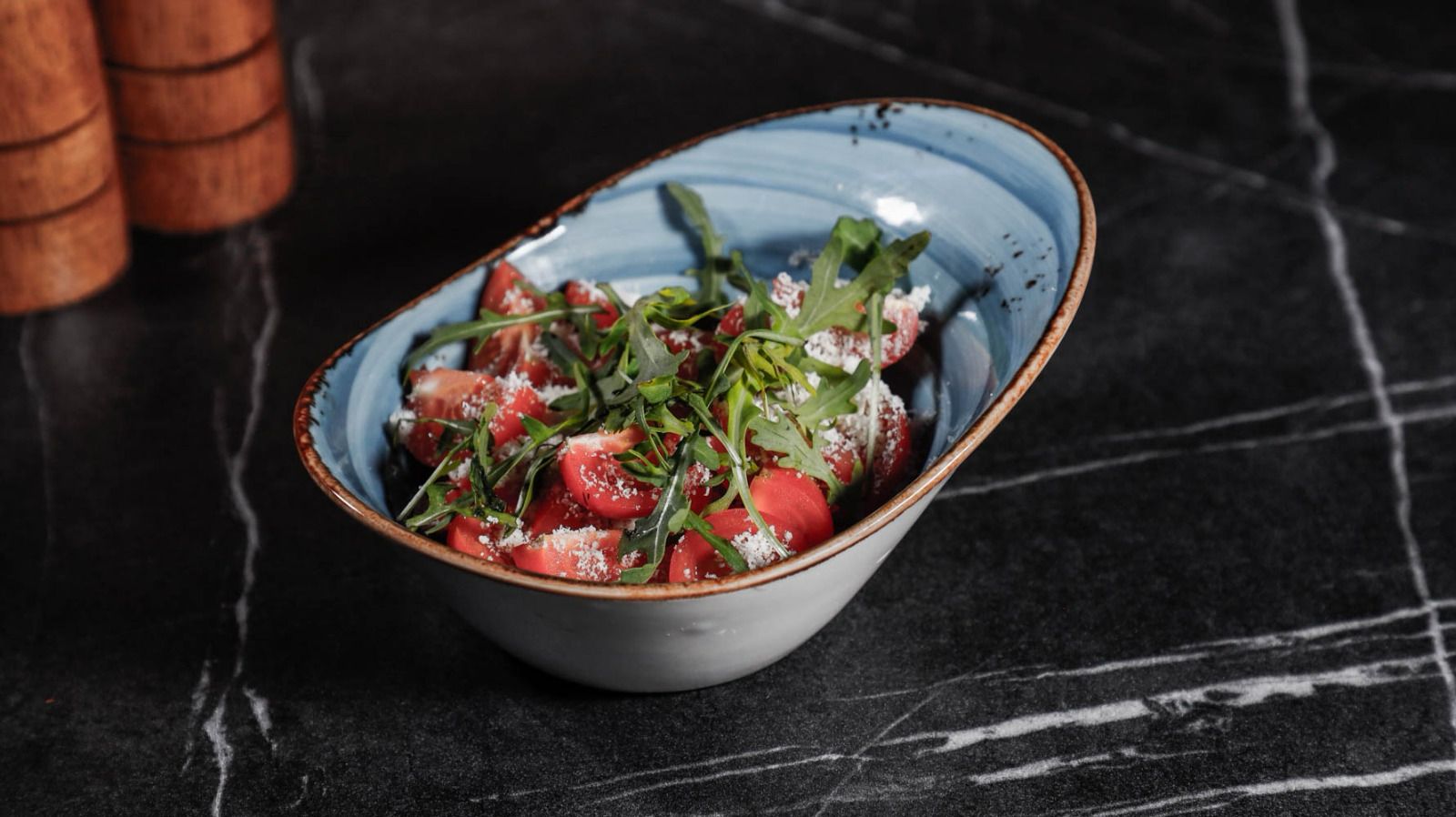 Infinity Lounge SALATA ROSII CHERRY SI PARMEZAN
