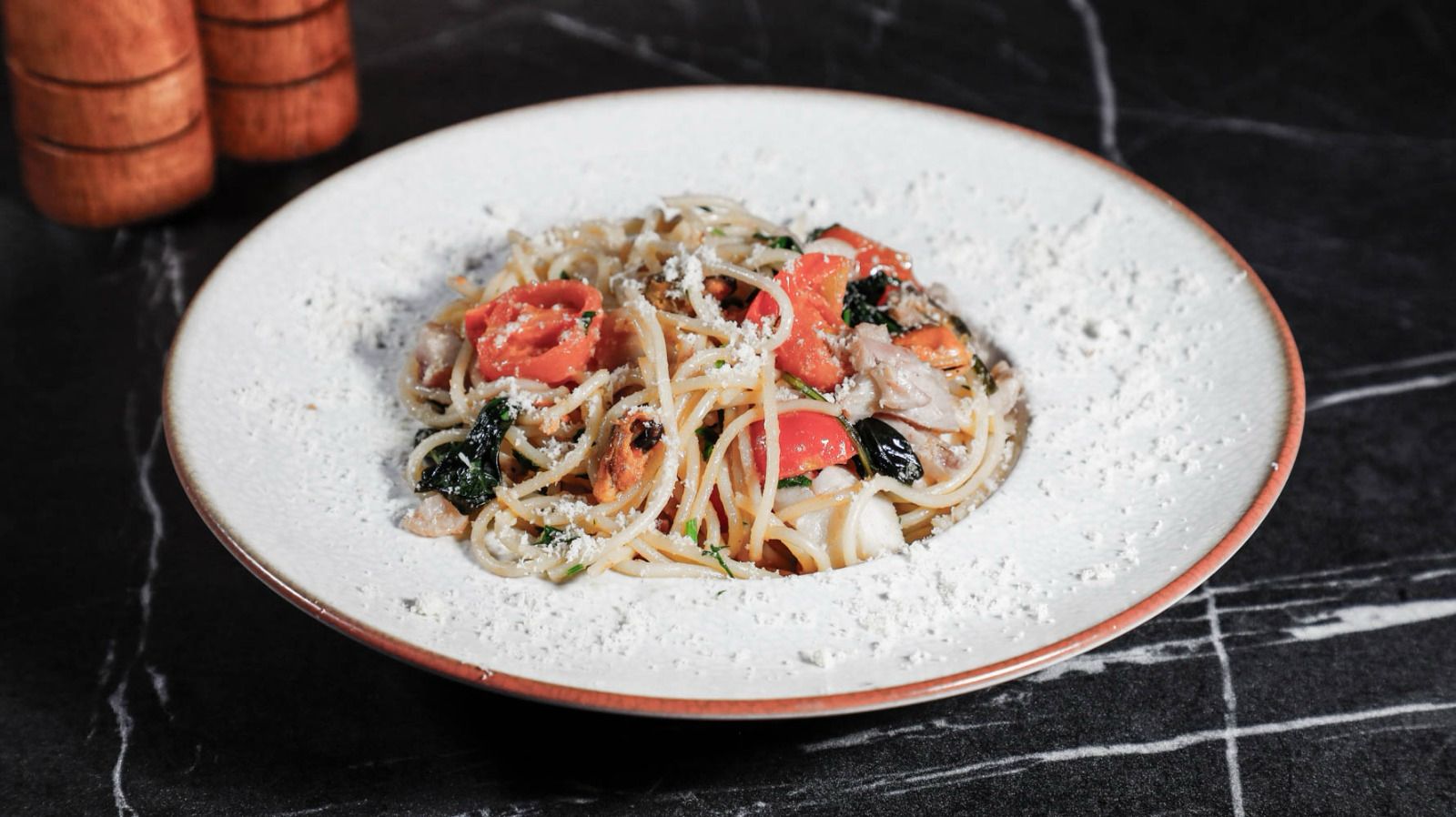 Infinity Lounge SPAGHETTI CON FRUTTI DI MARE