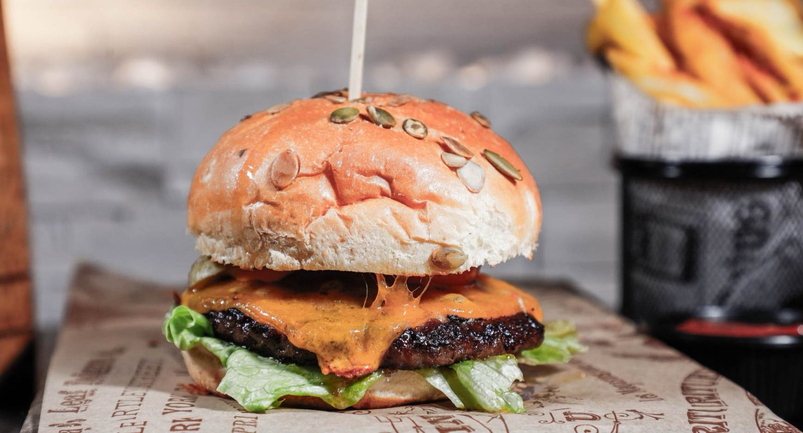 Infinity Lounge SUPREME BURGER 100% BLACK ANGUS