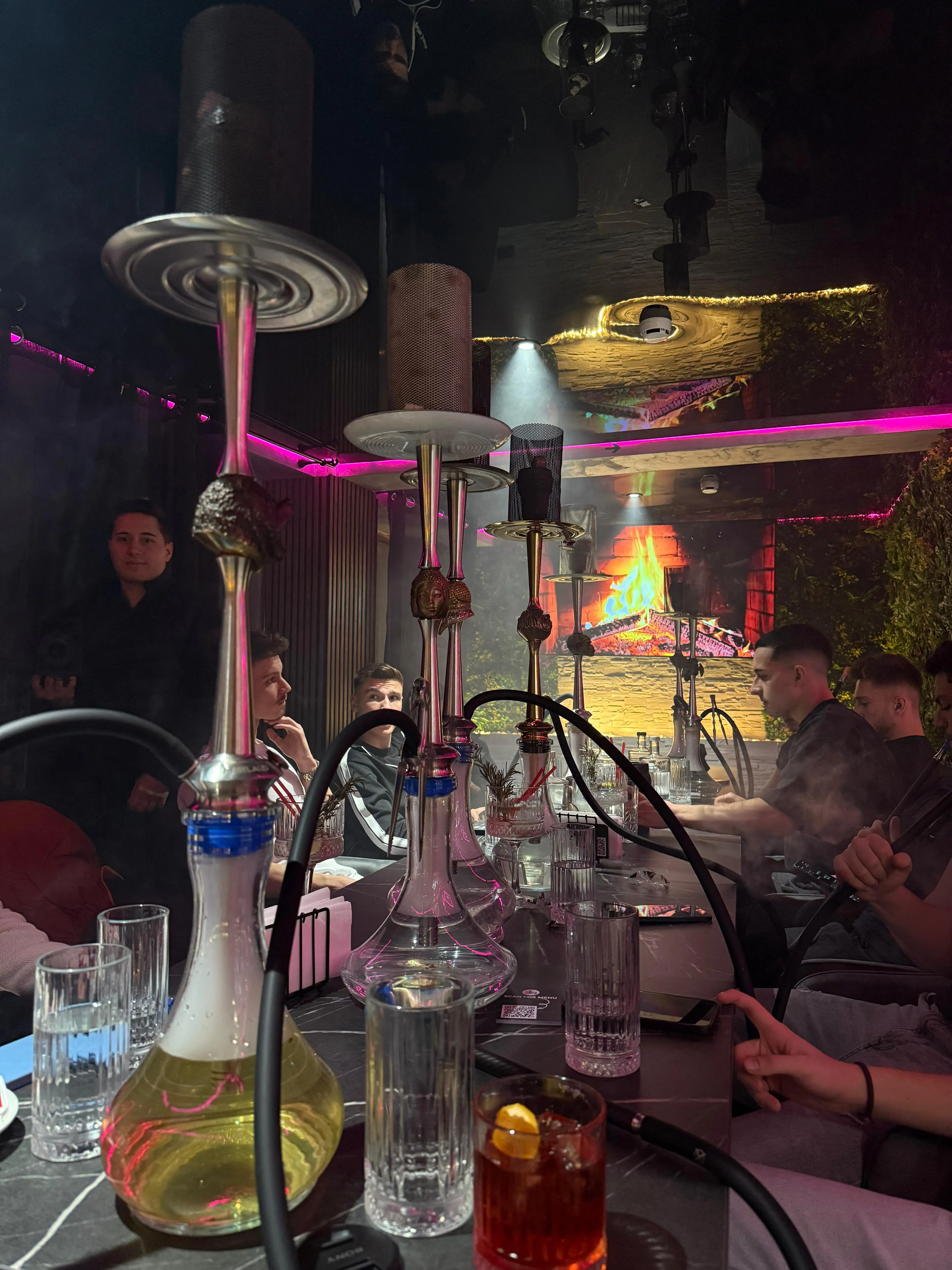 Narghilea la Infinity Lounge, perfectă pentru o seară cu prietenii